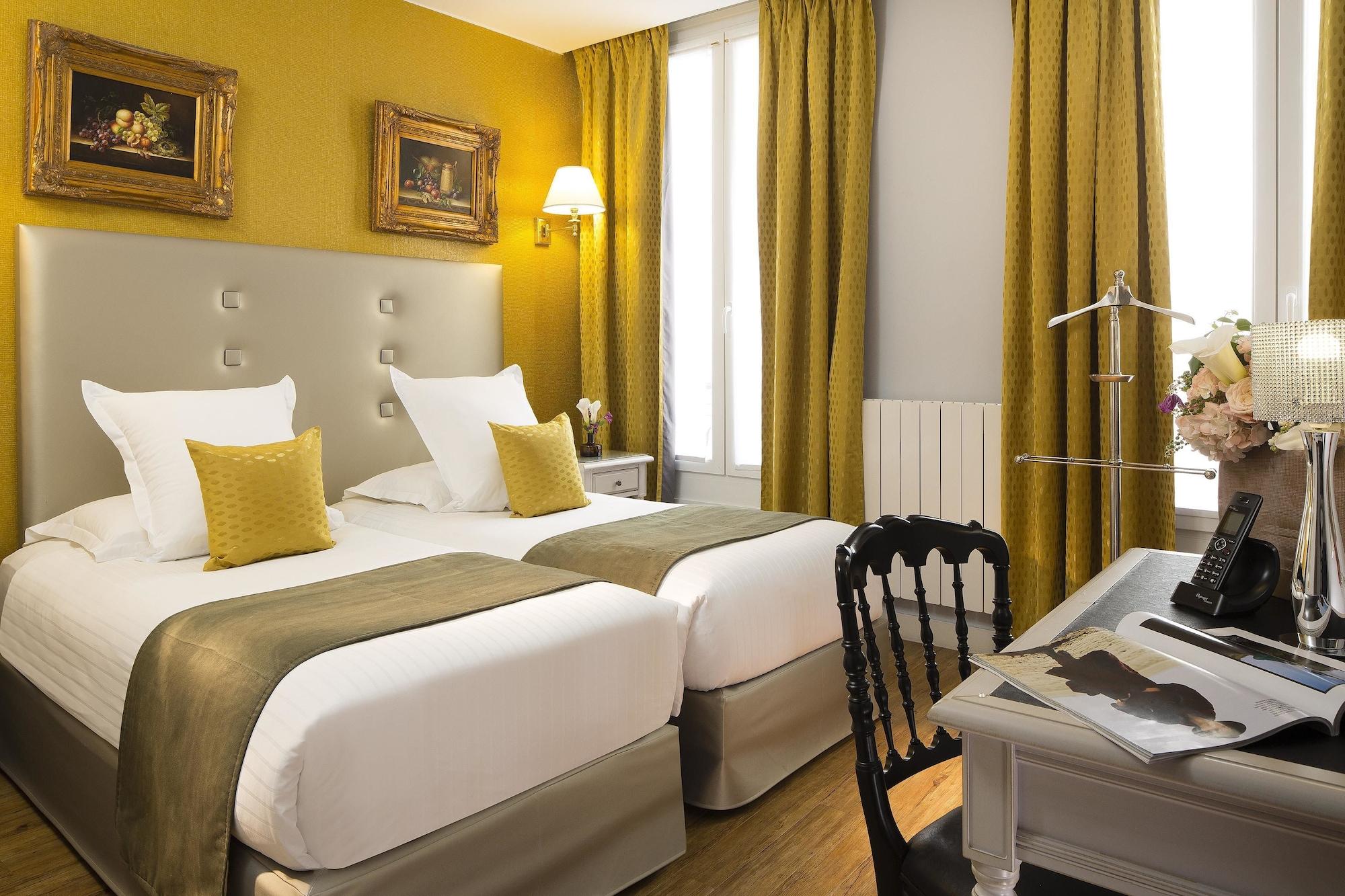 Hotel Plaza Elysées Párizs Kültér fotó